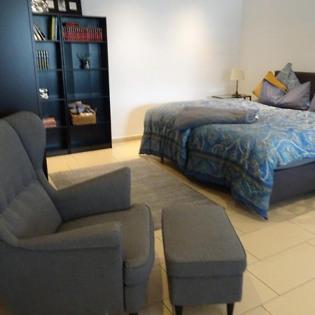 Schoene Ferienwohnung 2,5 Zimmer In Stadtnaehe Mit Eigenem Hofgarten バーリンゲン エクステリア 写真