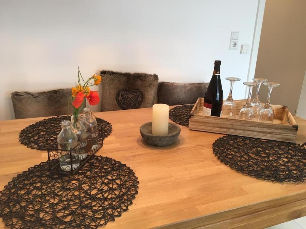 Schoene Ferienwohnung 2,5 Zimmer In Stadtnaehe Mit Eigenem Hofgarten バーリンゲン エクステリア 写真
