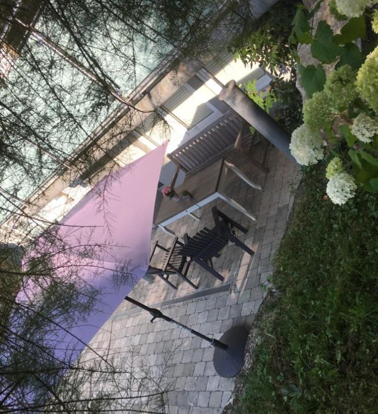 Schoene Ferienwohnung 2,5 Zimmer In Stadtnaehe Mit Eigenem Hofgarten バーリンゲン エクステリア 写真