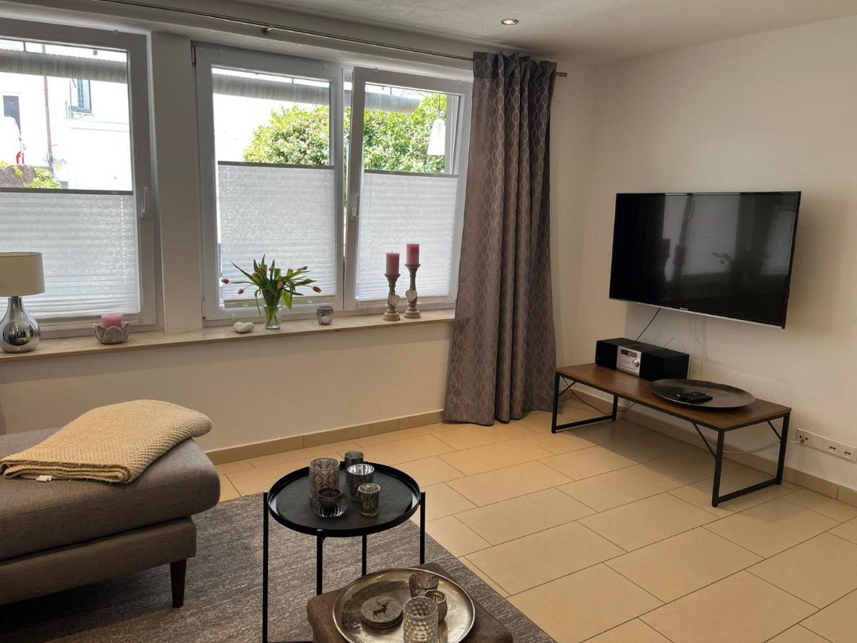 Schoene Ferienwohnung 2,5 Zimmer In Stadtnaehe Mit Eigenem Hofgarten バーリンゲン エクステリア 写真