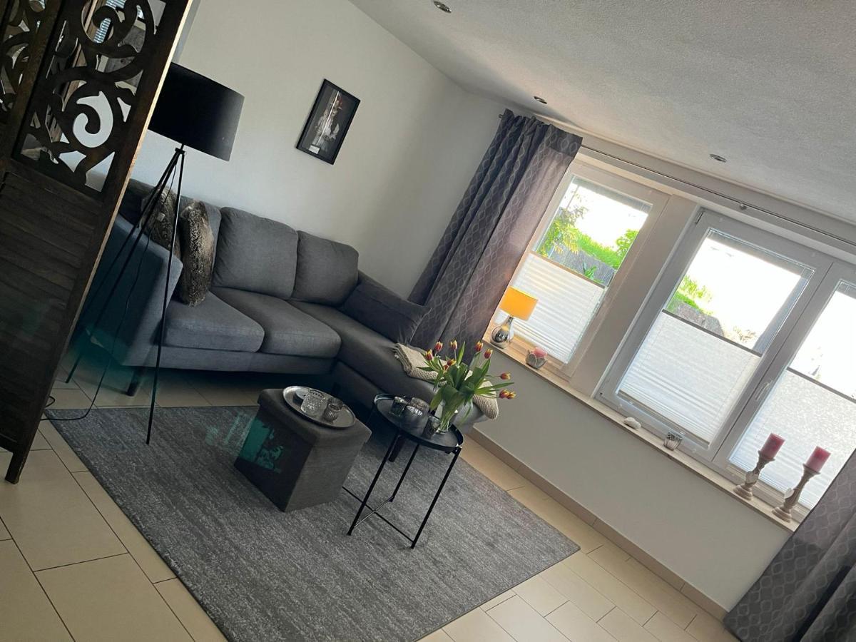 Schoene Ferienwohnung 2,5 Zimmer In Stadtnaehe Mit Eigenem Hofgarten バーリンゲン エクステリア 写真