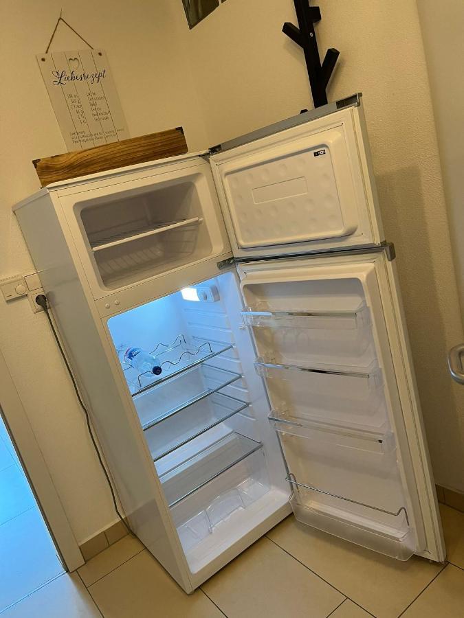 Schoene Ferienwohnung 2,5 Zimmer In Stadtnaehe Mit Eigenem Hofgarten バーリンゲン エクステリア 写真
