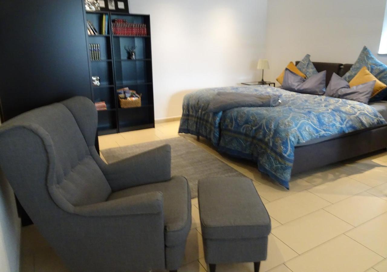 Schoene Ferienwohnung 2,5 Zimmer In Stadtnaehe Mit Eigenem Hofgarten バーリンゲン エクステリア 写真