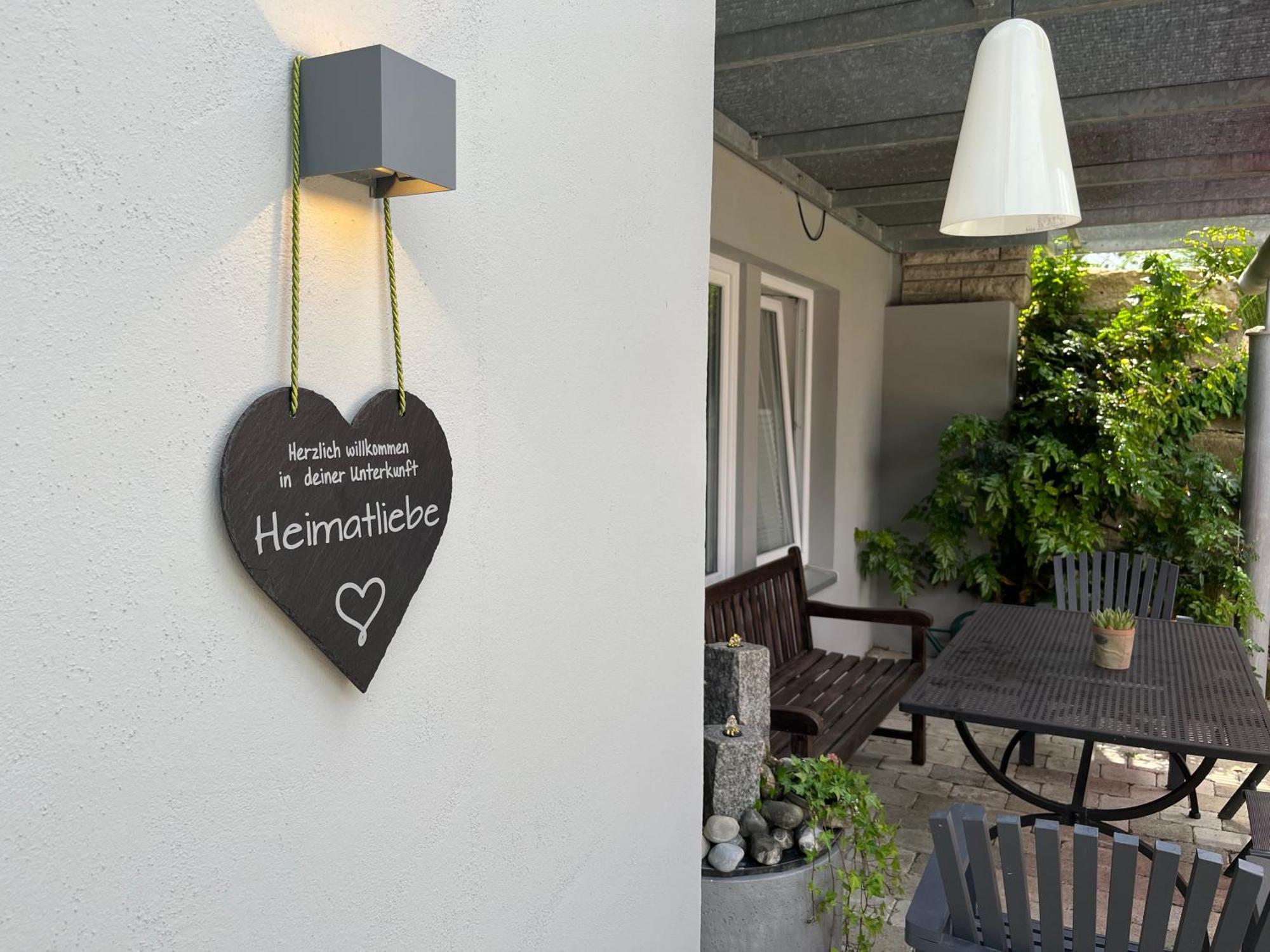Schoene Ferienwohnung 2,5 Zimmer In Stadtnaehe Mit Eigenem Hofgarten バーリンゲン エクステリア 写真