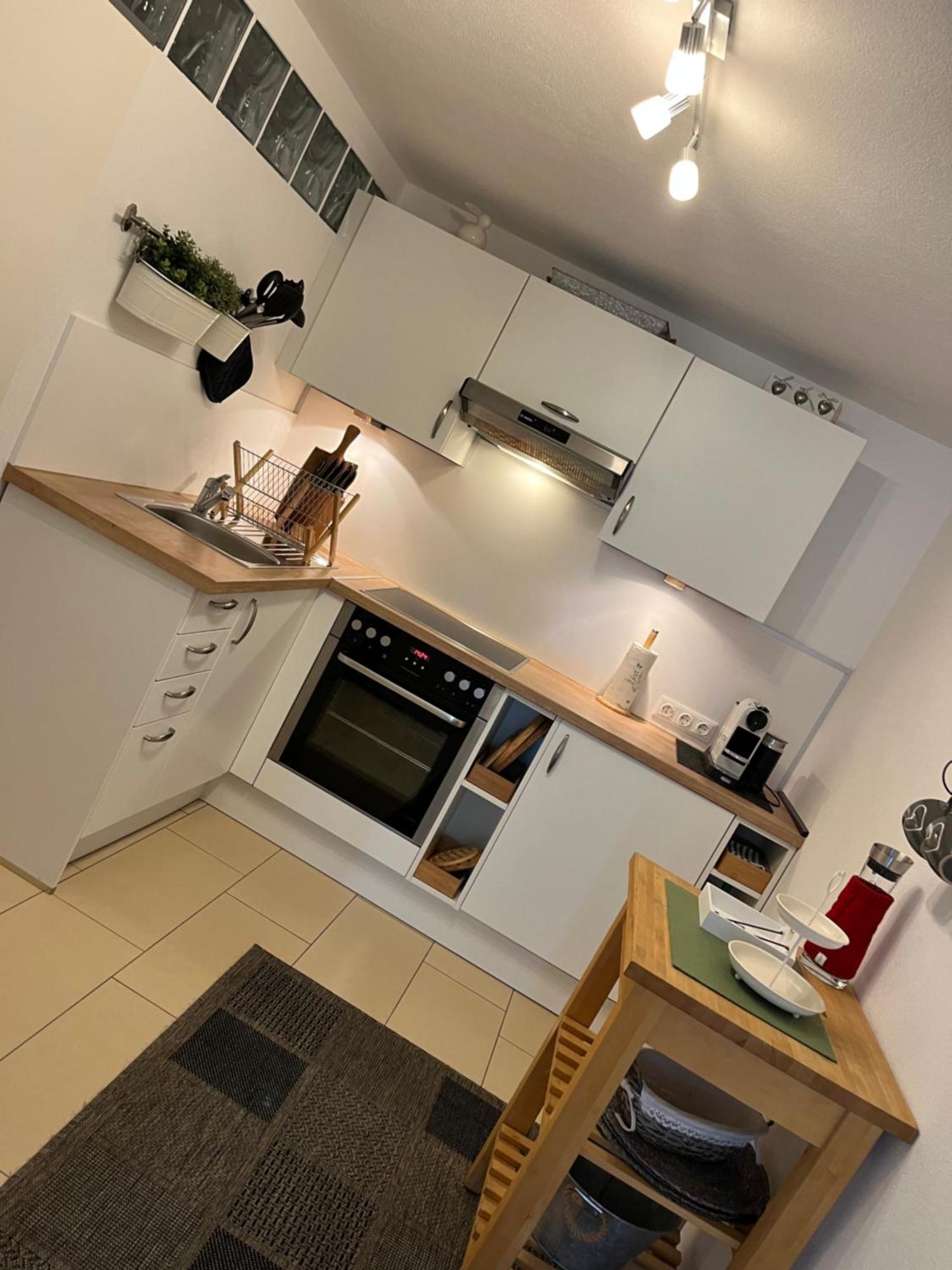 Schoene Ferienwohnung 2,5 Zimmer In Stadtnaehe Mit Eigenem Hofgarten バーリンゲン エクステリア 写真